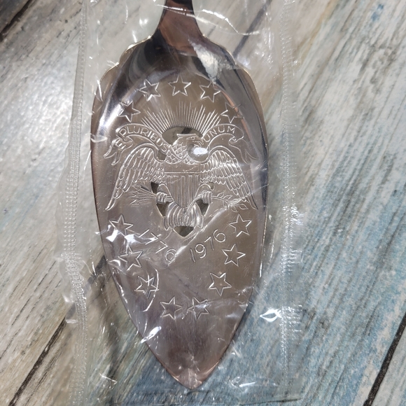 Vintage Rogers Commemorative Dessert Server - Picture 6 of 10